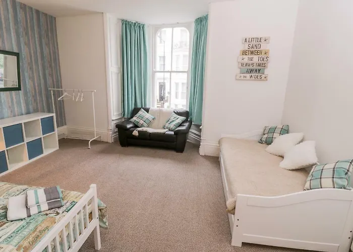 1 Church Square ويتبي