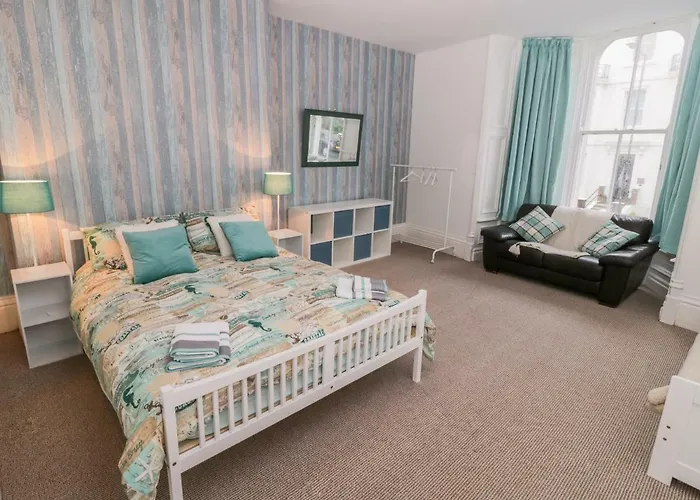 1 Church Square شقة ويتبي